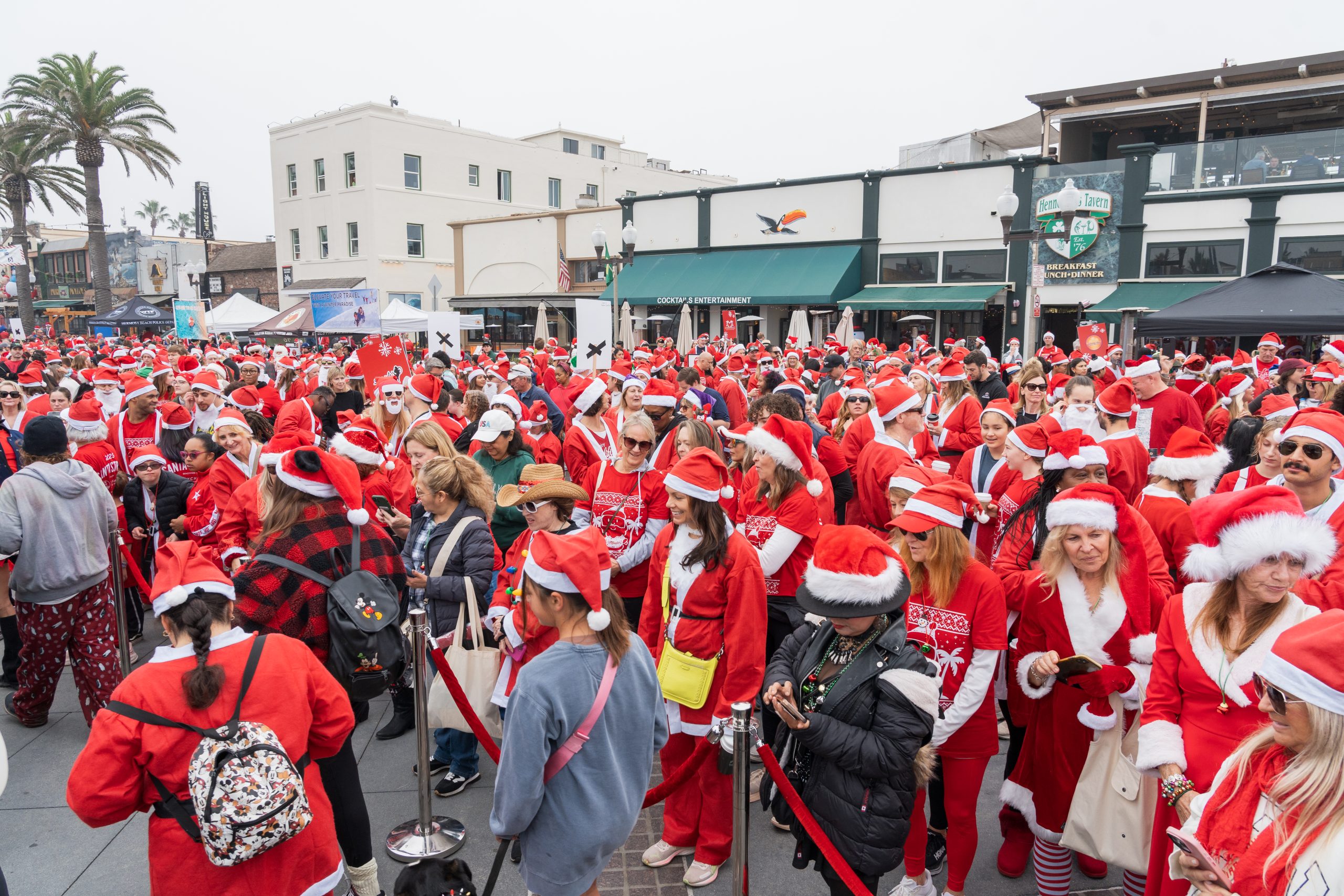 Mychals Santa Stroll - Ledesma Studios-1140