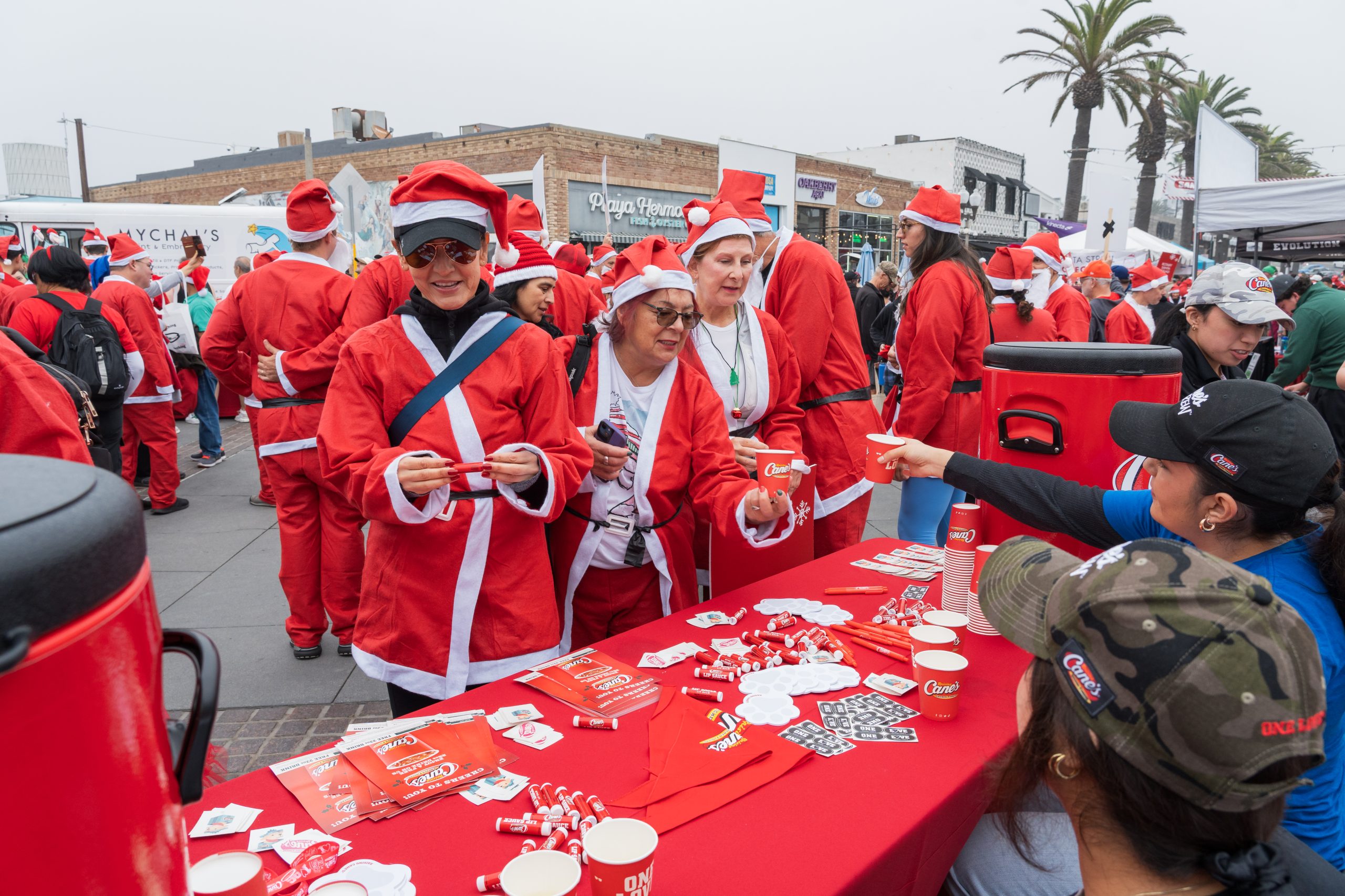 Mychals Santa Stroll - Ledesma Studios-1334